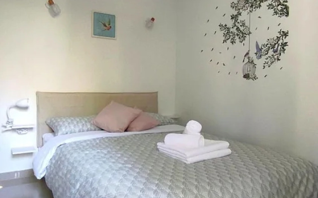 Myra Stunning Seaview Maisonette