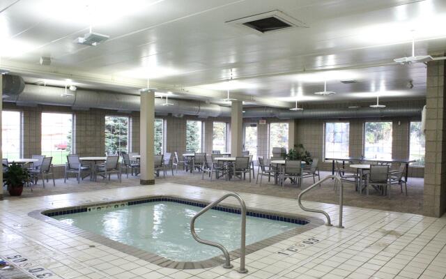 Holiday Inn Express Hotel & Suites St. Cloud by IHG