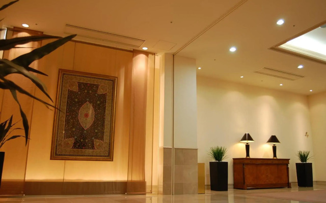 Luke Plaza Hotel