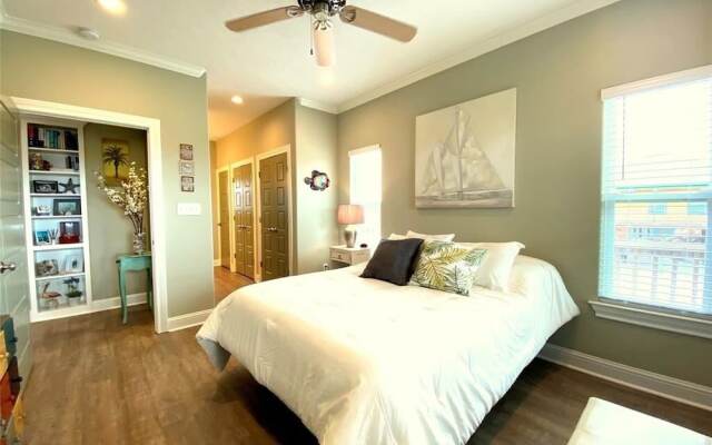 Sea Beauty 3 Bedroom Home by RedAwning