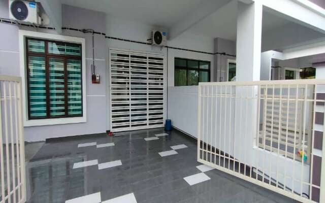OYO Homes 90611 Homestay D'emas
