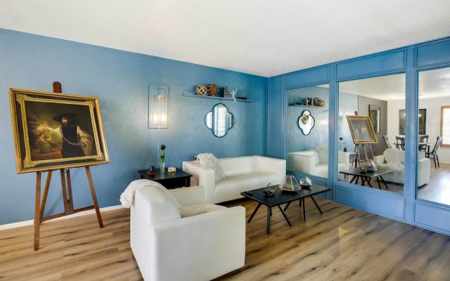Walkable Dallas Vacation Rental w/ Community Pool!