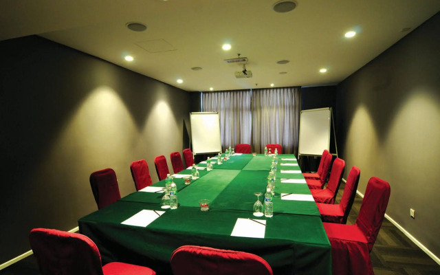 Kings Green Hotel