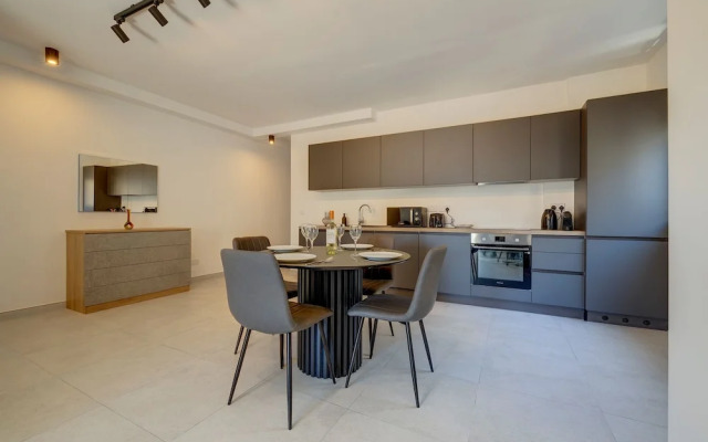 Cozy 2BR Sliema Getaway by the Water