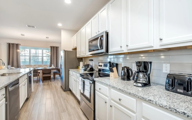 14 Bdrm 11 Bath Villa For 30