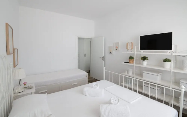 Seafront Pouletis Family Sunset Gem With Pool