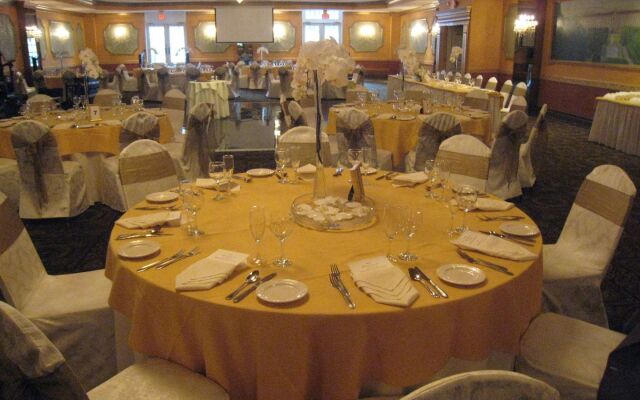 Meadowlands Plaza Hotel