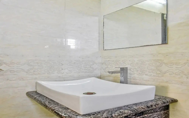 Nakshatra Comforts by OYO Rooms