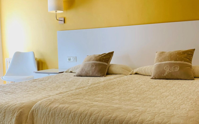 Hotel Llansola