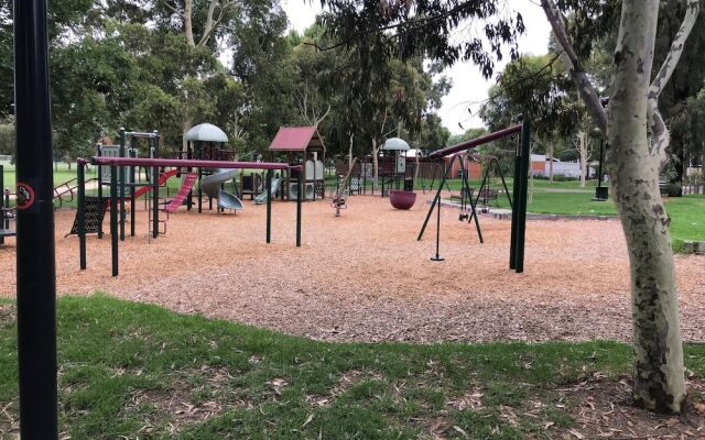ReadySet Apartments on Altona