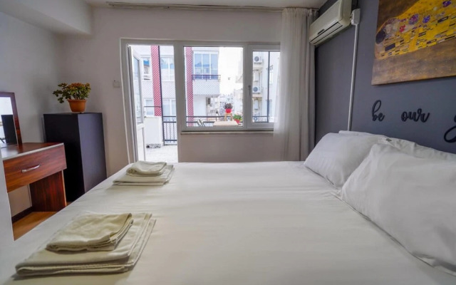 Serene and Central Flat With Balcony in Muratpasa