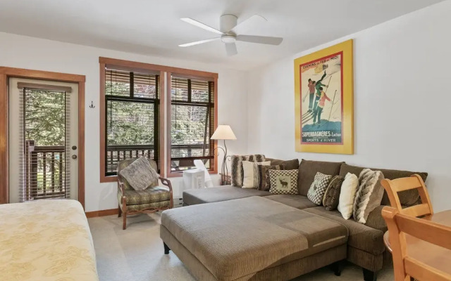 1106 - Studio Standard Eagle Springs West Studio