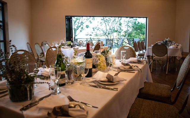 Far Hills Country Hotel