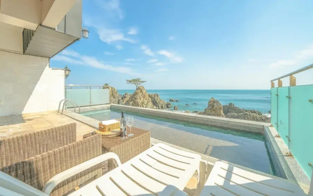 Gyeongju Blue21 Poolvilla Pension