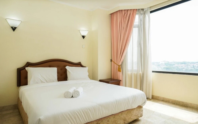 The Classic 2br Beverly Tower Apartment