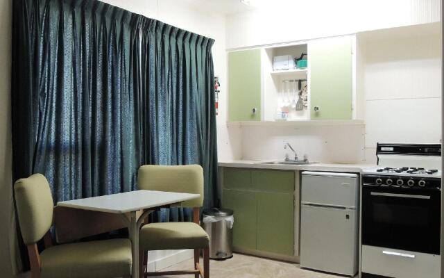 100 Mile Motel & RV Park