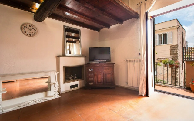 Rental in Rome Arco della Ciambella Penthouse