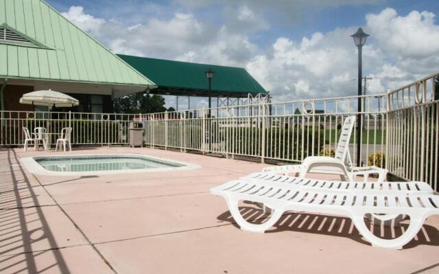 Days Inn by Wyndham Petersburg/South Fort Lee