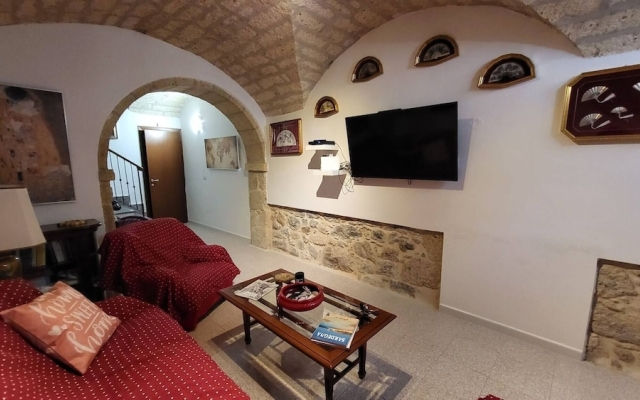 Un Gioiello Nel Corso Principale -itiseasy1