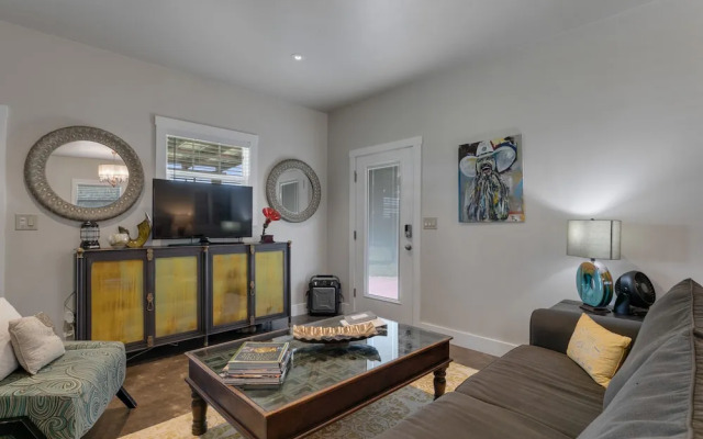 Luxury Studio W/hot Tub&grill