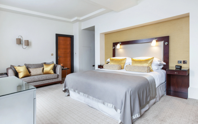 Taj 51 Buckingham Gate, Suites and Residences