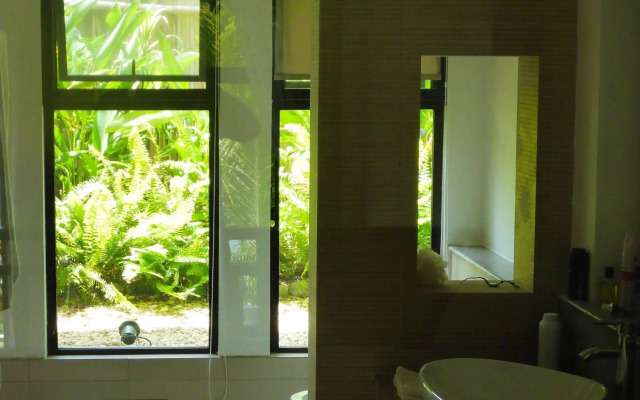 Island View Beachfront Resort