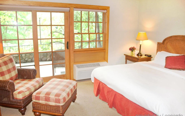 The Lodge at Riverside