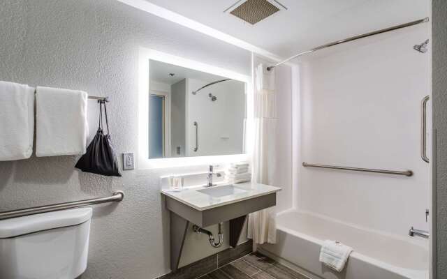 Clarion Pointe Franklin - Nashville Area