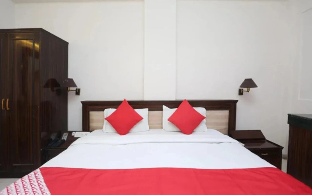 Hotel Nuova By OYO Rooms