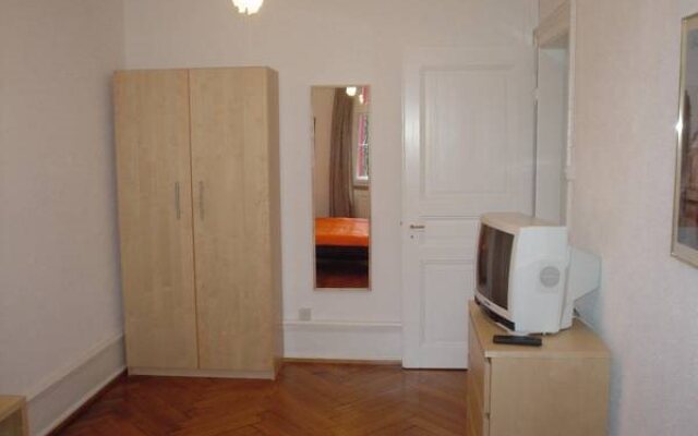 Apartments Logis 69