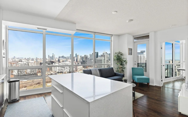 Toronto Waterfront Stay