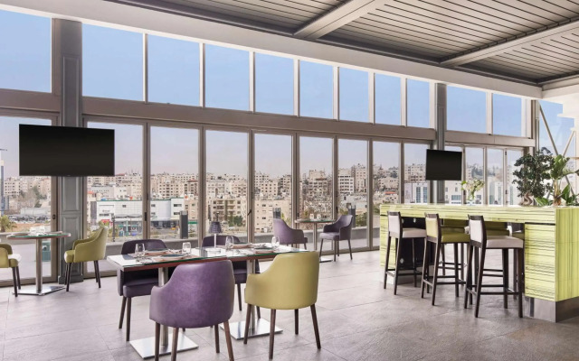 Movenpick Hotel Amman (ex Holiday Inn Amman)