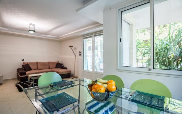 2 BDRM flat with 260m2 garden-Congress/Beaches by Weekome