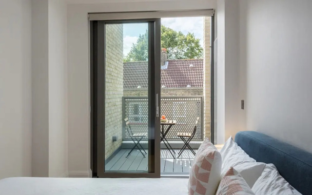 Modernist by the Cutty Sark