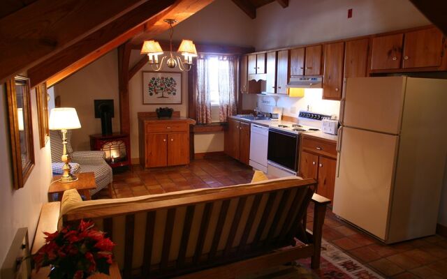 Seven Sea Street Inn