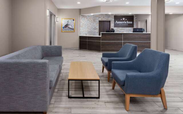 AmericInn by Wyndham Eagle River Downtown