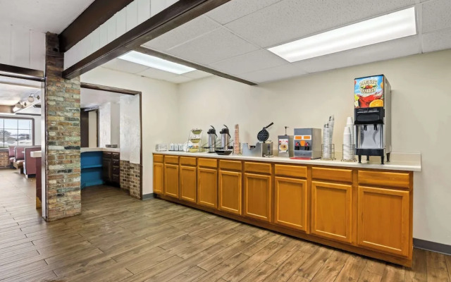 Econo Lodge Manistee