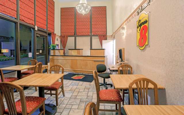 Super 8 by Wyndham Yreka