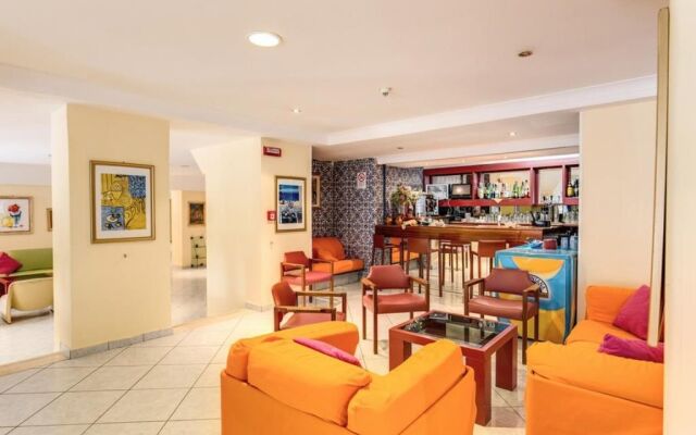 Marina Club Hotel