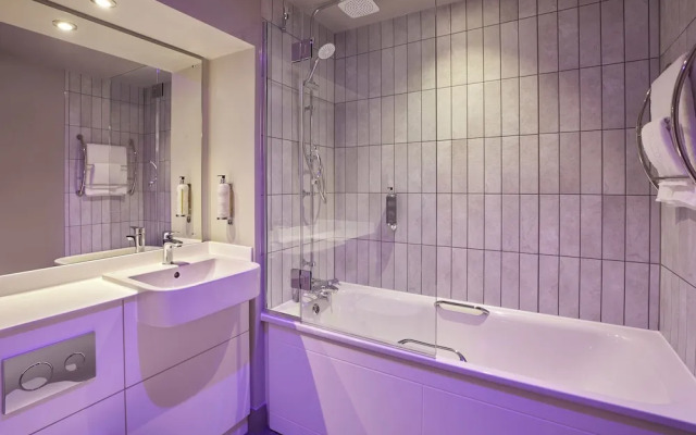 Premier Inn Bristol Parkway - M32