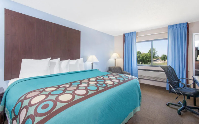 Super 8 by Wyndham Cleveland