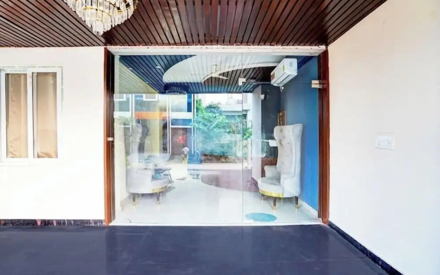 Hotel Radha Vrinda