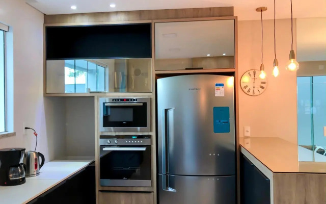 Casa Alto Padrão p/ 8 Pessoas na Praia de Mariscal