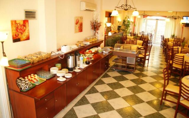 Venardos Hotel