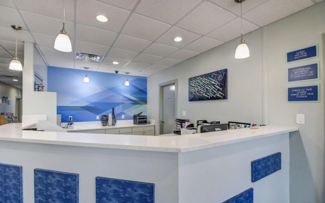 Emerald Coast Inn & Suites