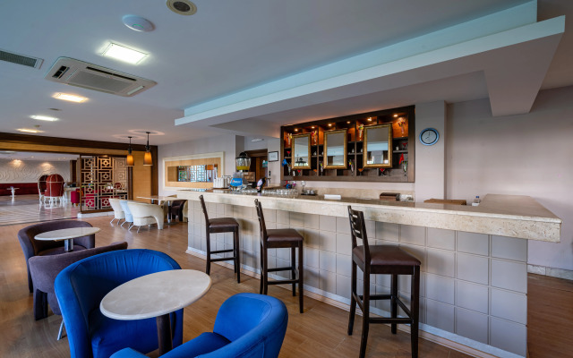 Palmeras Beach Hotel