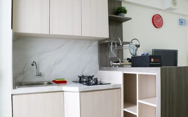 Stunning And Comfy 2Br Bassura City Apartment