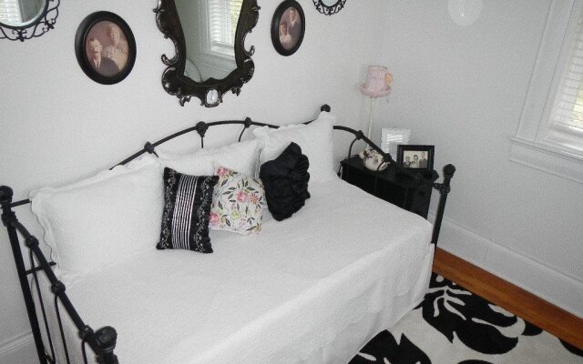 Sandstone Street Bed and Breakfast