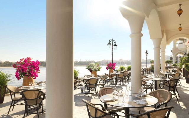 The Ritz-Carlton Abu Dhabi, Grand Canal