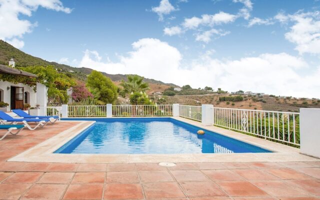 Completely Restored Beautiful 250-year-old Authentic Farm